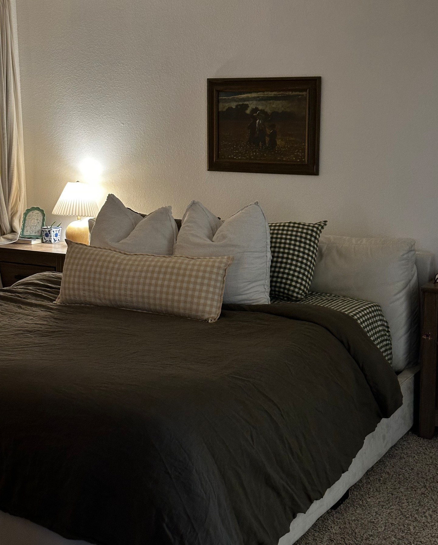 Bedding refresh 🌿🤎🕯️🛏️