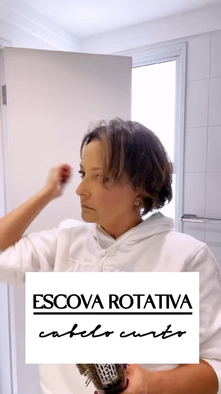 Uma das formas mais rápidas e fáceis de arrumar meu cabelo é usando escova rotativa. Vou mostrar para vocês como faço 😊

#LTKGift 

#LTKbrasil #LTKover40 #LTKbeauty