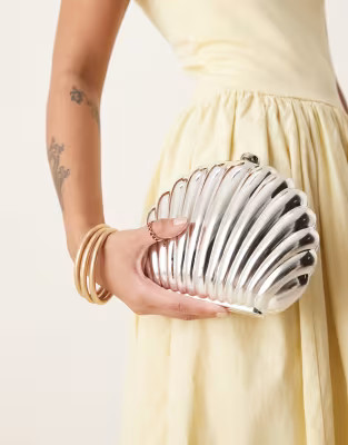 My Accessories – Muschel-Clutch aus Chrom in Silberoptik | ASOS (Global)