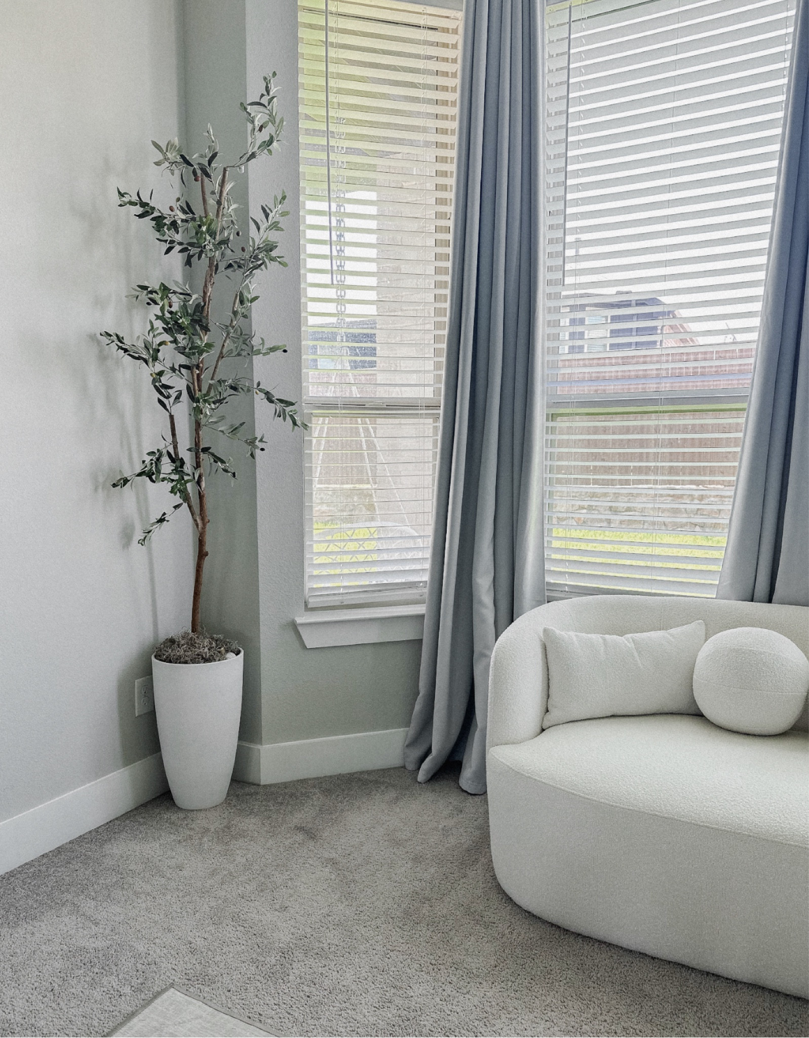 #amazon #homestyle  I have spent the last year redesigning our home and in doing that most of my items have come from Amazon Chec out my finds in the following posts. 

#LTKSaleAlert #LTKHome