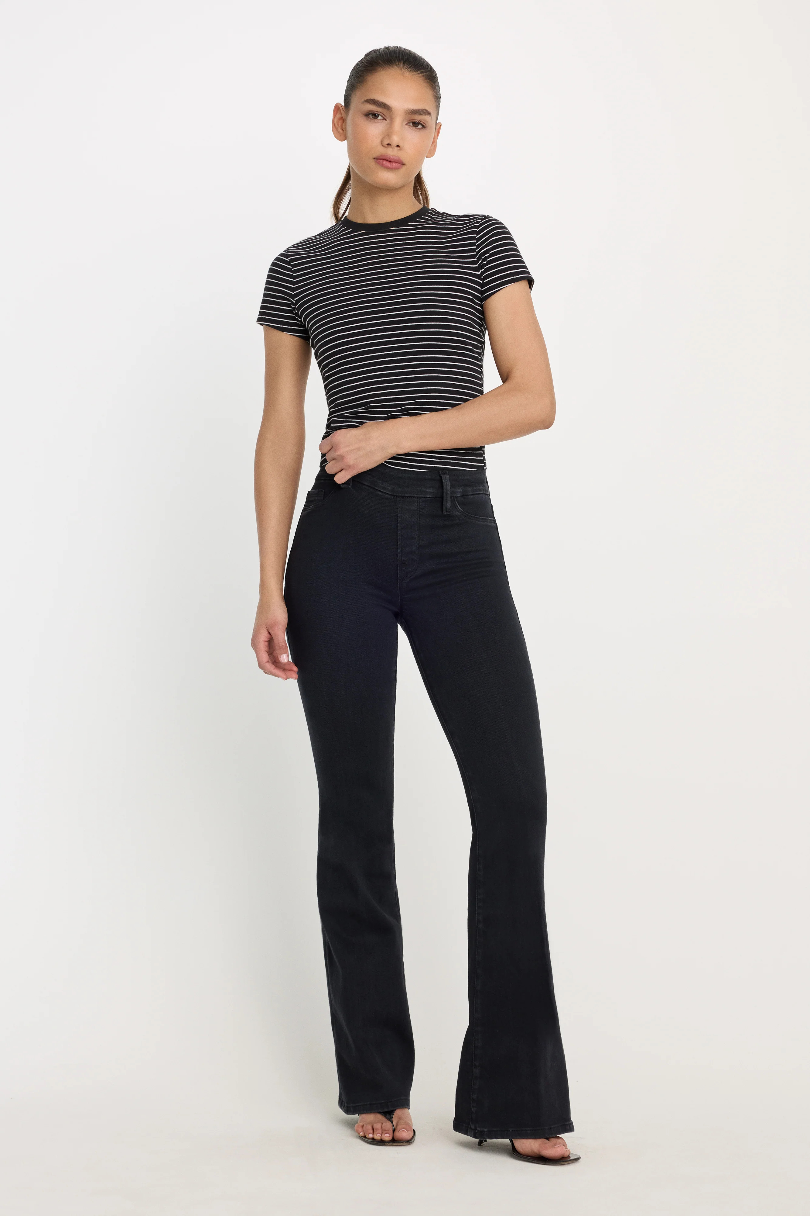 POWER STRETCH PULL-ON FLARE JEANS | BLACK001 - GOOD AMERICAN | Good American