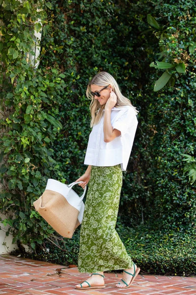 Moss Petunia Pareo | Julia Amory