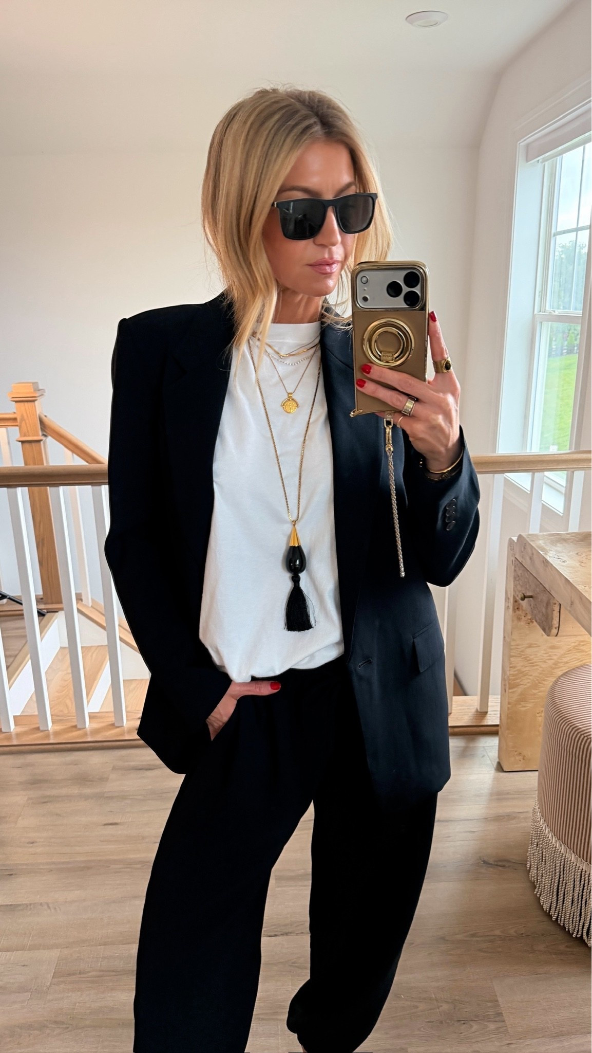 Elevated but comfortable look! 
Blazer: runs oversized, wearing side small 
Balloon pants: run TTS, wearing size small

#LTKootd #LTKgrwm #LTKSeasonal