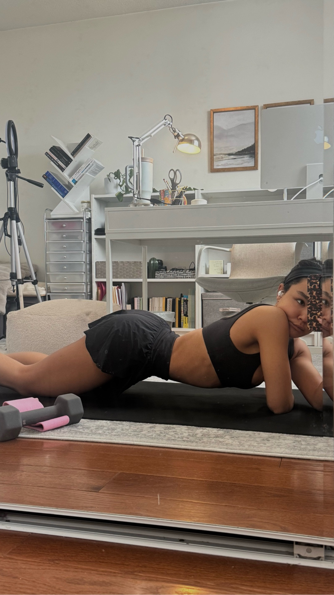 Sports bra: 2XS
Shorts: XXS

#LTKfitness #LTKstyletip
