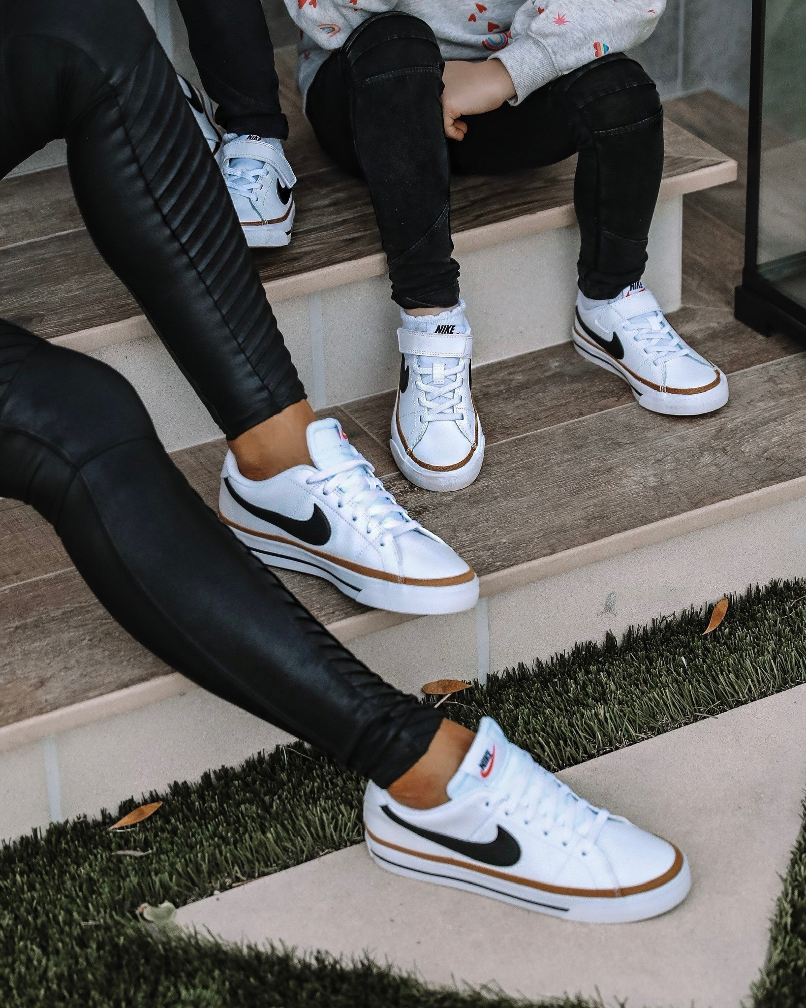 black and white Nike Low dunks in 2024  Light grey leggings, Outfits with  leggings, Girls grey leggings