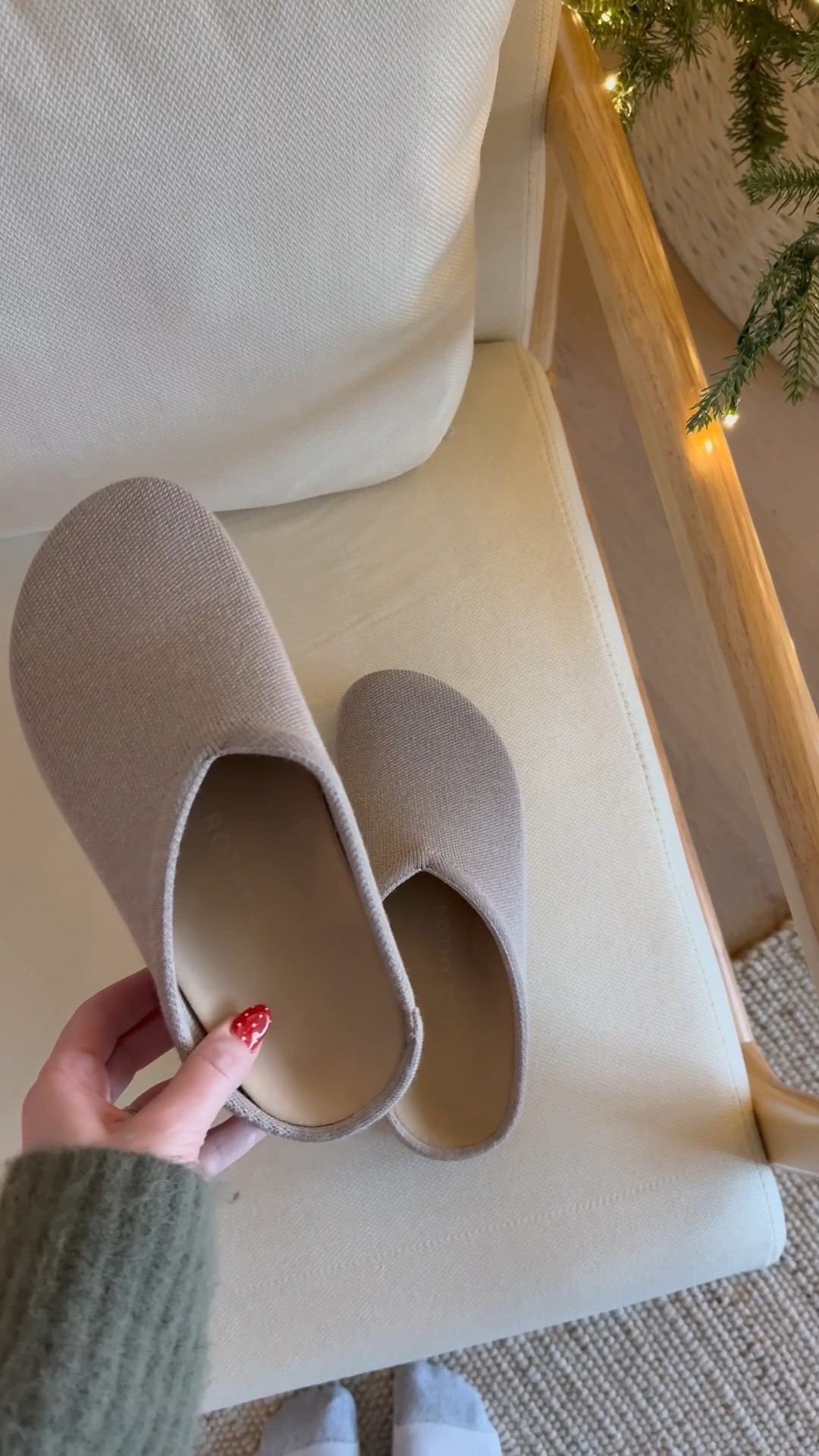 I got these for Christmas and I totally get the hype now🤭 they are SO comfortable!

Rothy’s | new shoes | clogs | comfortable shoes | slip on 