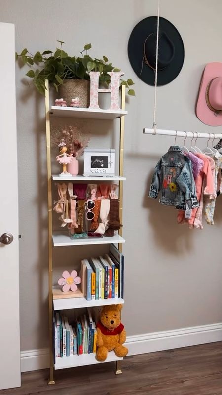 Harlow’s book shelf in her nursery!

Baby girl nursery
Girl nursery inspo
Bookshelf
Girl room decor
Home decor



#LTKhome #LTKVideo #LTKbaby
