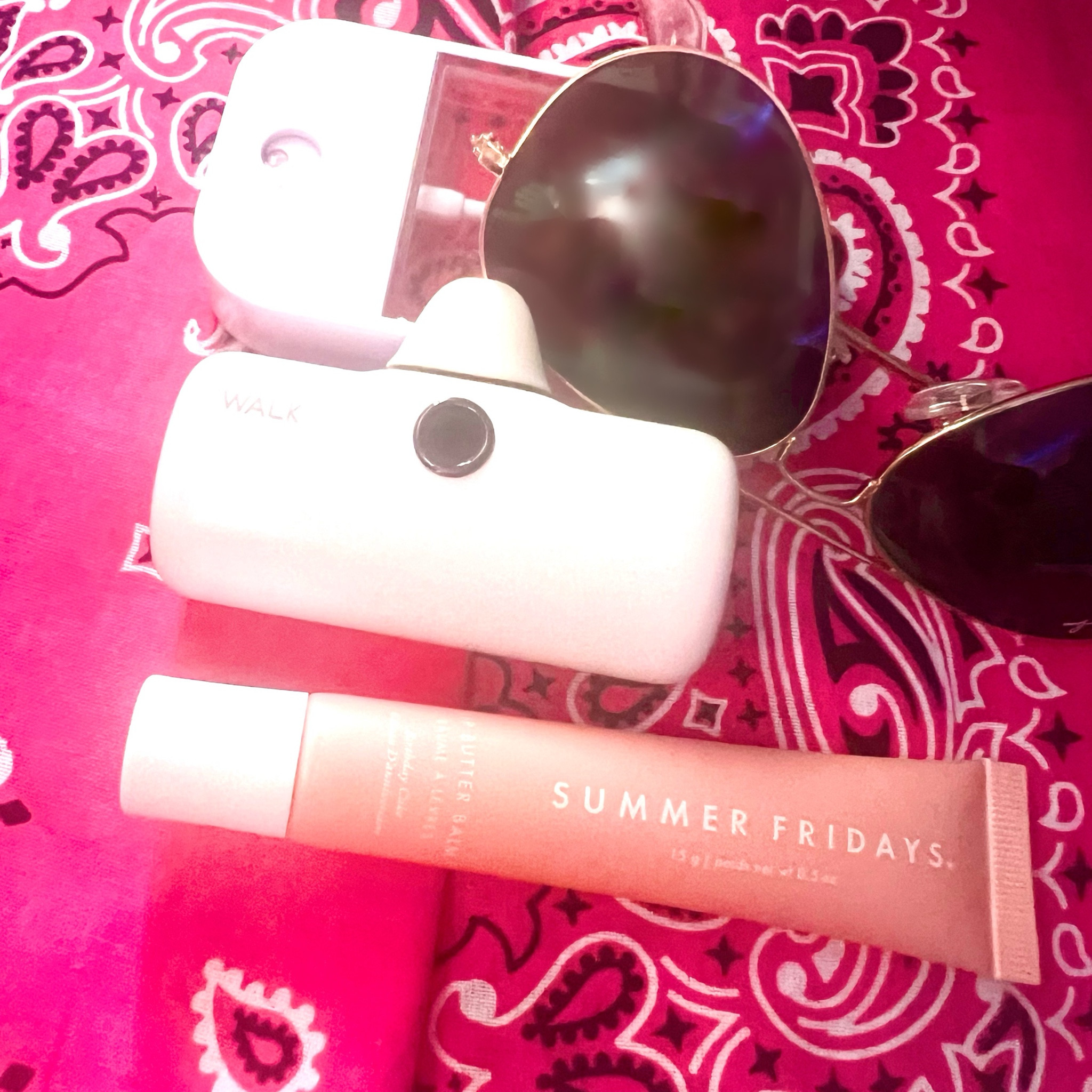 Travel Besties ✨✈️
… from this weekend!:
* sunnies are my usual go-to
* phone charger is my fave ever - great for gifting 
✨ recent fave lip balm
✨ recent fave hand sano, in the best packaging and scents !



#LTKtravel