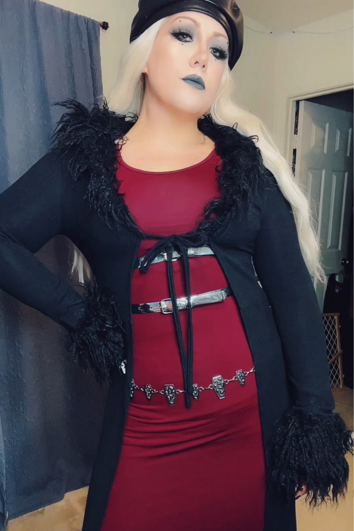 This is a Fall fit with a long sleeve cardigan with faux fur we saw long of this on the runway for the season 

#LTKHoliday #LTKHalloween #LTKSeasonal