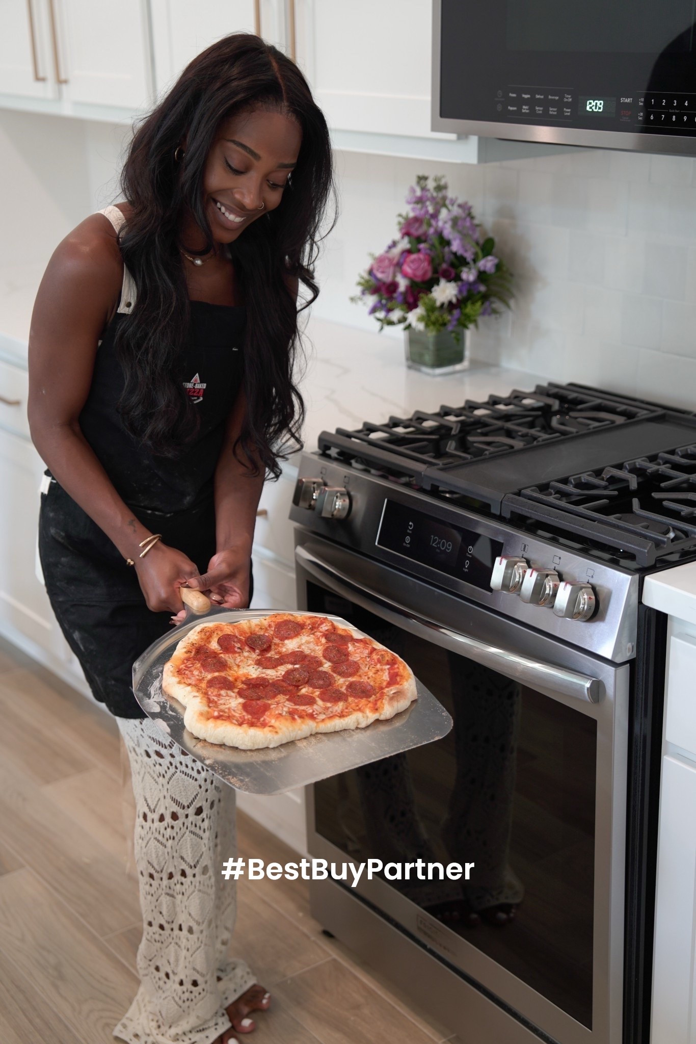 #BestBuyPartner Delivery could literally never 🍕🔥 🙂‍↔️

Family pizza night just got the ultimate upgrade — and it only takes 2 minutes! From prepping toppings together to fighting over the last slice, the Frigidaire Stone Bake Pizza Range brings restaurant-quality pizza home at 750°… crispy crust, melty cheese, and all the family smiles. ✨ 

Why order out when you can make it faster (and way more fun) right in your own kitchen? The range is now available at @bestbuy!
.
.
.
#BestBuy #Frigidaire #pizzanight #pizzadate 

#LTKHome #LTKFamily