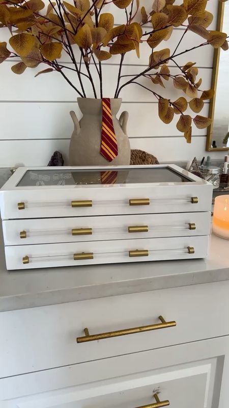Beautiful Kendra Scott jewelry box! Good gift idea for the holidays ✨

#LTKSeasonal #LTKhome #LTKGiftGuide