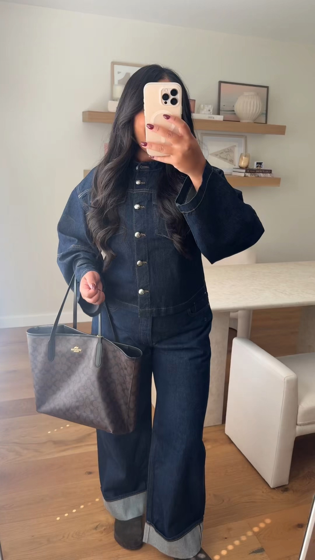 wowww this denim set is a must for the fall🍂😱 

#LTKMidsize #LTKCon #LTKNYFW