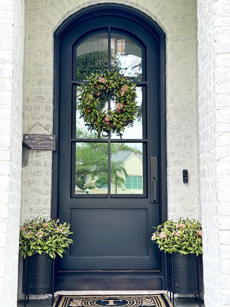 Outdoor Spring & Summer Decor

I’ve updated our front door wreath and faux plants to transition us throughout the rest of spring and throughout summer. Each site linked is having major sales, too!

#everypiecefits 

Front porch
Outdoor decor
Faux florals
Faux plants 

#LTKhome #LTKxTarget #LTKSeasonal