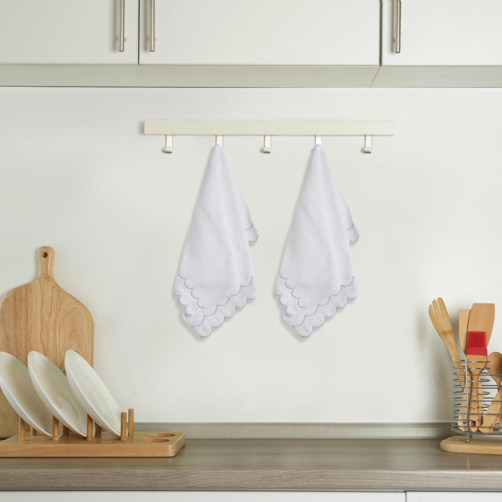 100% Cotton Hand Towels for Bathroom 2 Pcs Scalloped Hand Towels 16 * 27 Inch Embroidered Decorat... | Amazon (US)