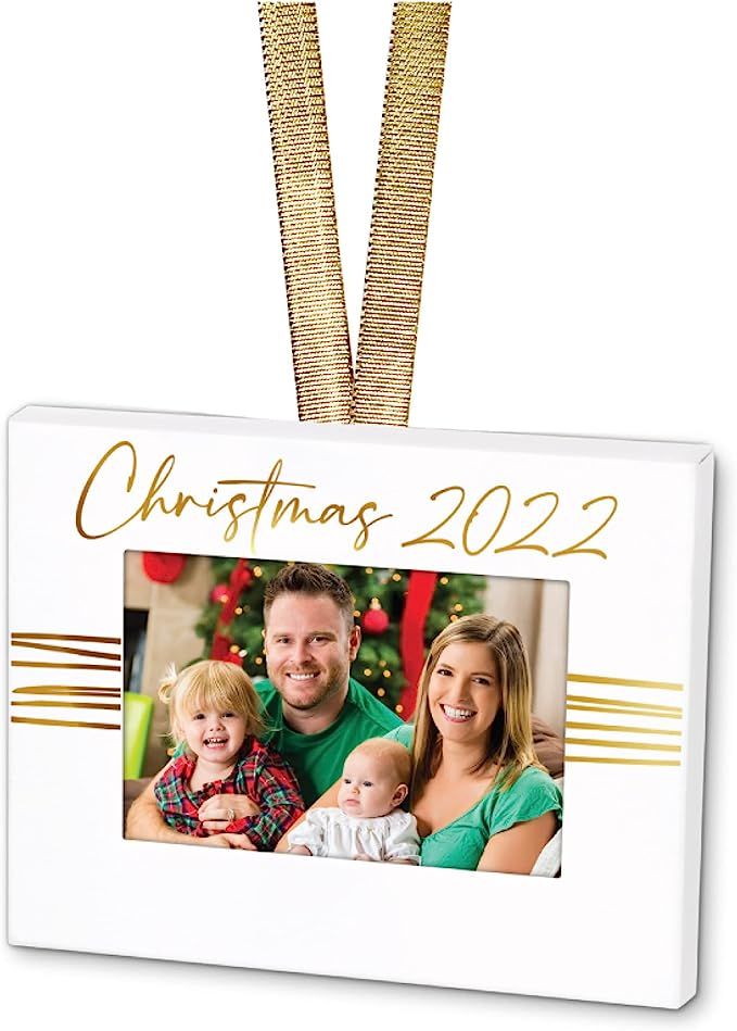 Elanze Designs Christmas 2022 White 4 x 3 Metal Mini Picture Frame Christmas Ornament | Amazon (US)