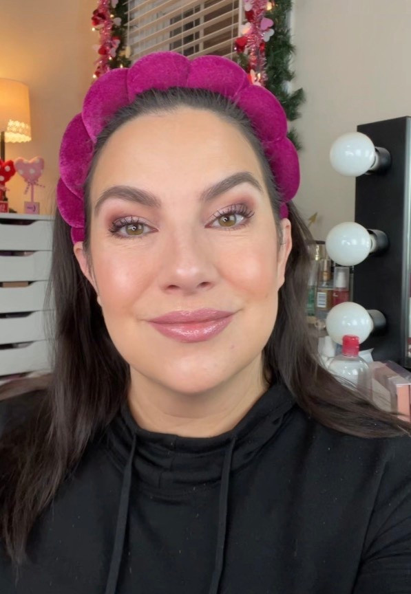 Hint of glow face routine! Linking my entire face of the day here :) 🩷 

#LTKBeauty #LTKOver40