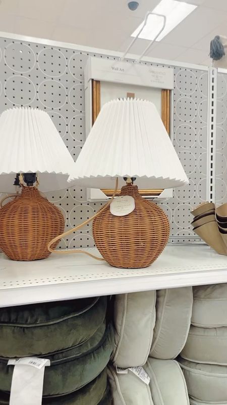 Cute wicker lamp I saw on my recent Target run. 

Perfect for a little girls room in my opinion! 

#lamp #desklamp #nightstand #lighting #homedecor #targetfinds


#LTKhome