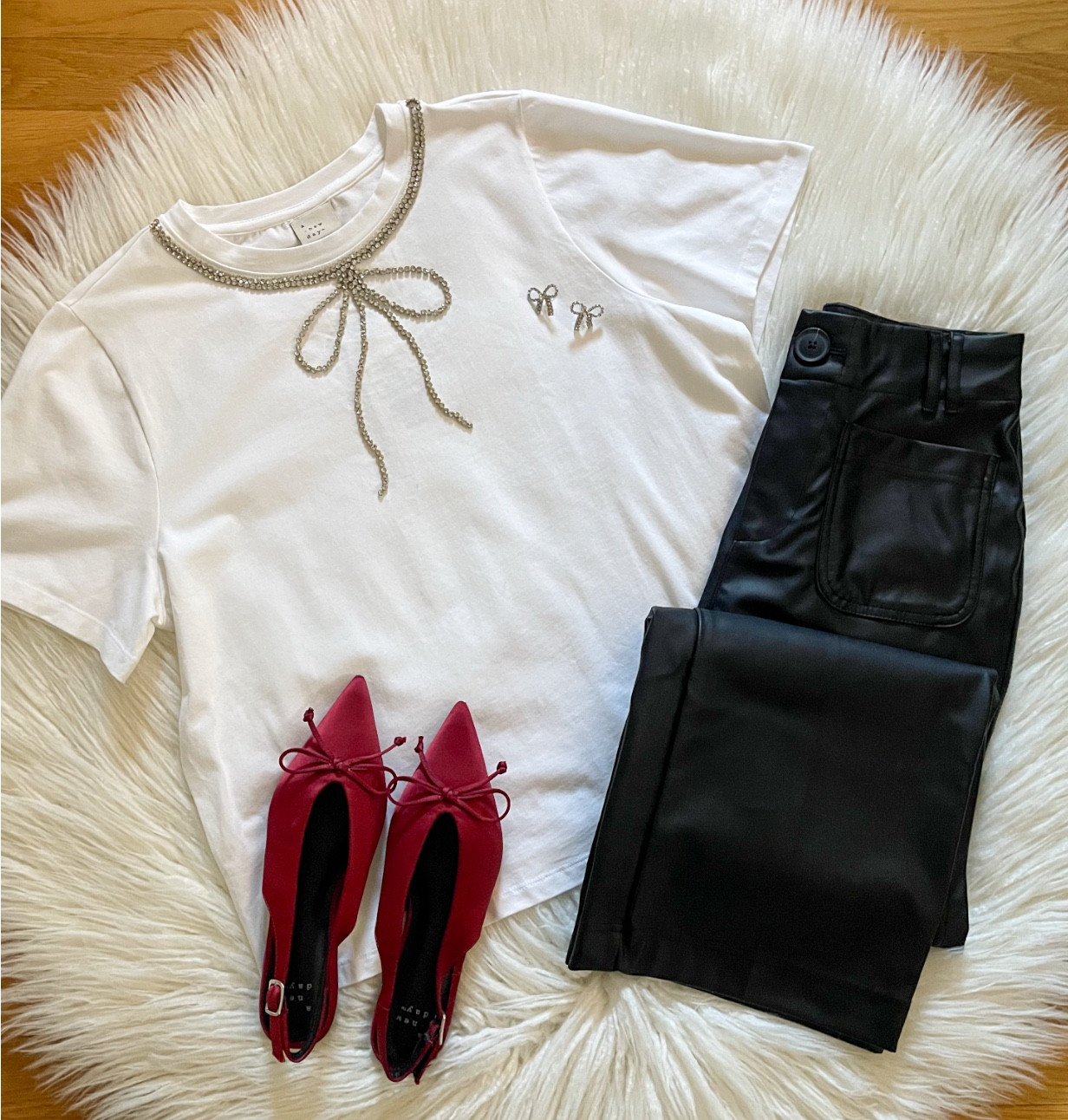 ✨New Holiday Fashion✨  Loving these pants! 

#LTKStyleTip #LTKFindsUnder50 #LTKHoliday