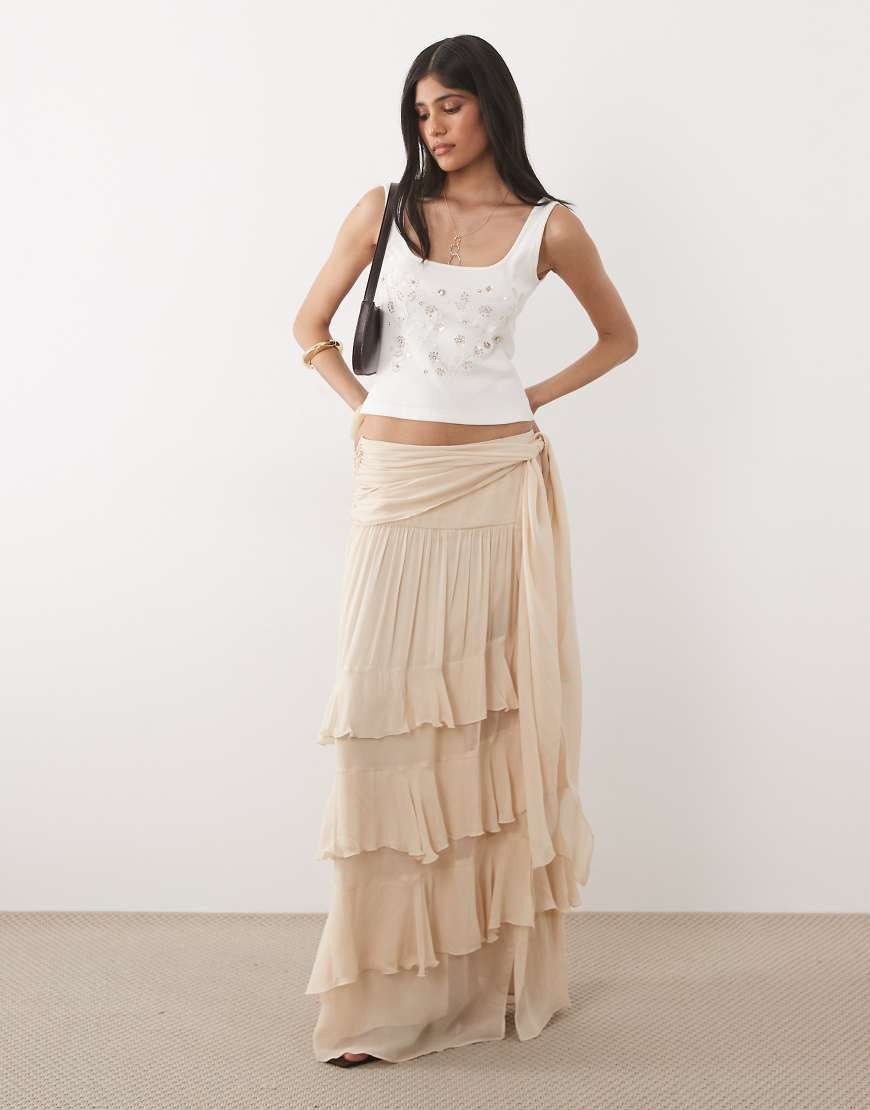 Mango – Gestufter Maxirock in Beige mit Taillenschnürung-Neutral | ASOS (Global)