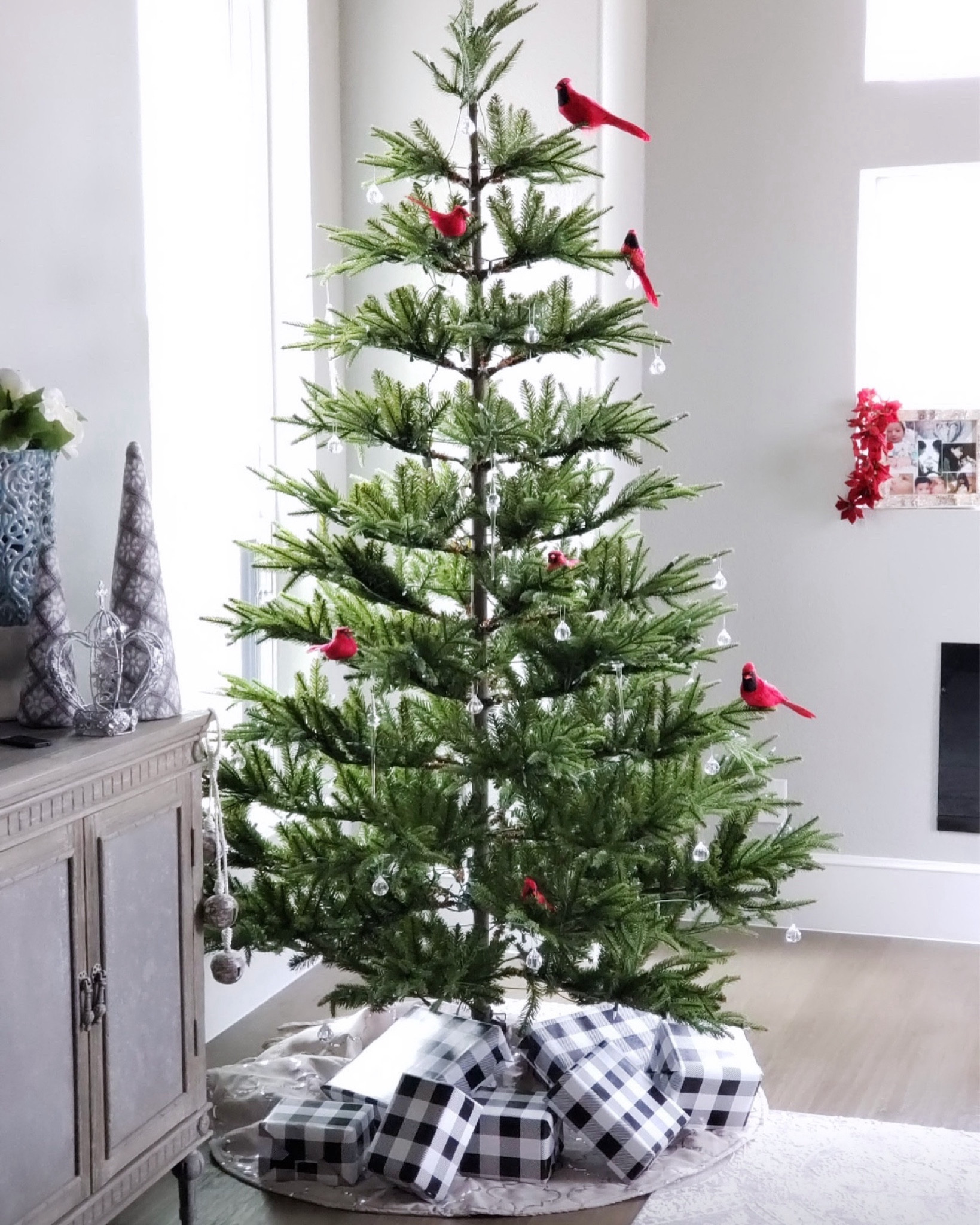 When the tree is just perfect! I love this time of the year. 

Shop this look below🎄

#christmas #christmasdecor #christmastree #itstime #tistheseason #cozy #cozyhome #decor #home #homedecor #interior #decorinspo #neutraldecor #neutralhome #amazon #amazonhome

#LTKhome #LTKSeasonal #LTKHolidaySale