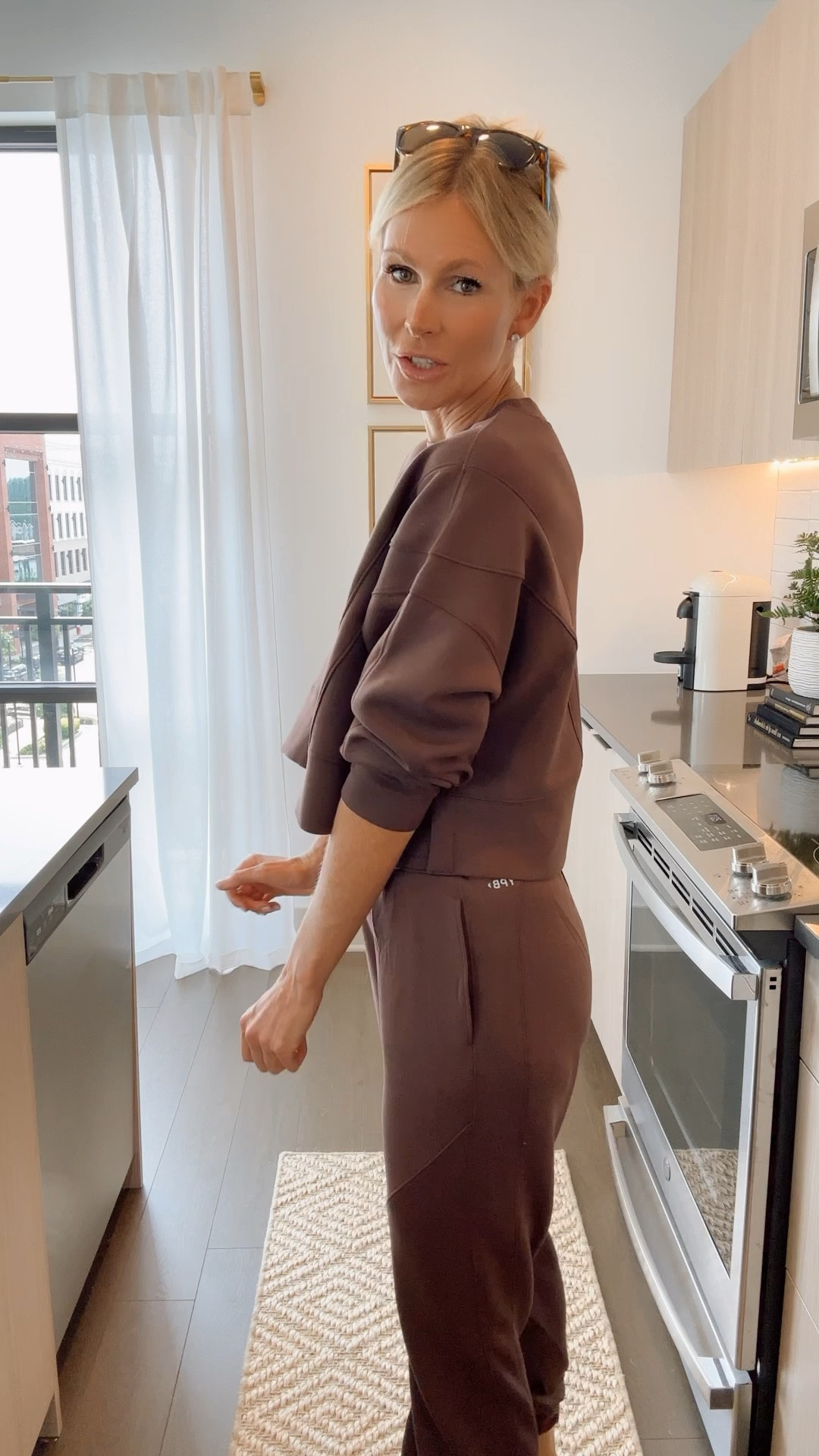 Abercrombie jogger set. Wearing a small in top and bottom

#LTKFitness #LTKunder100 #LTKcurves