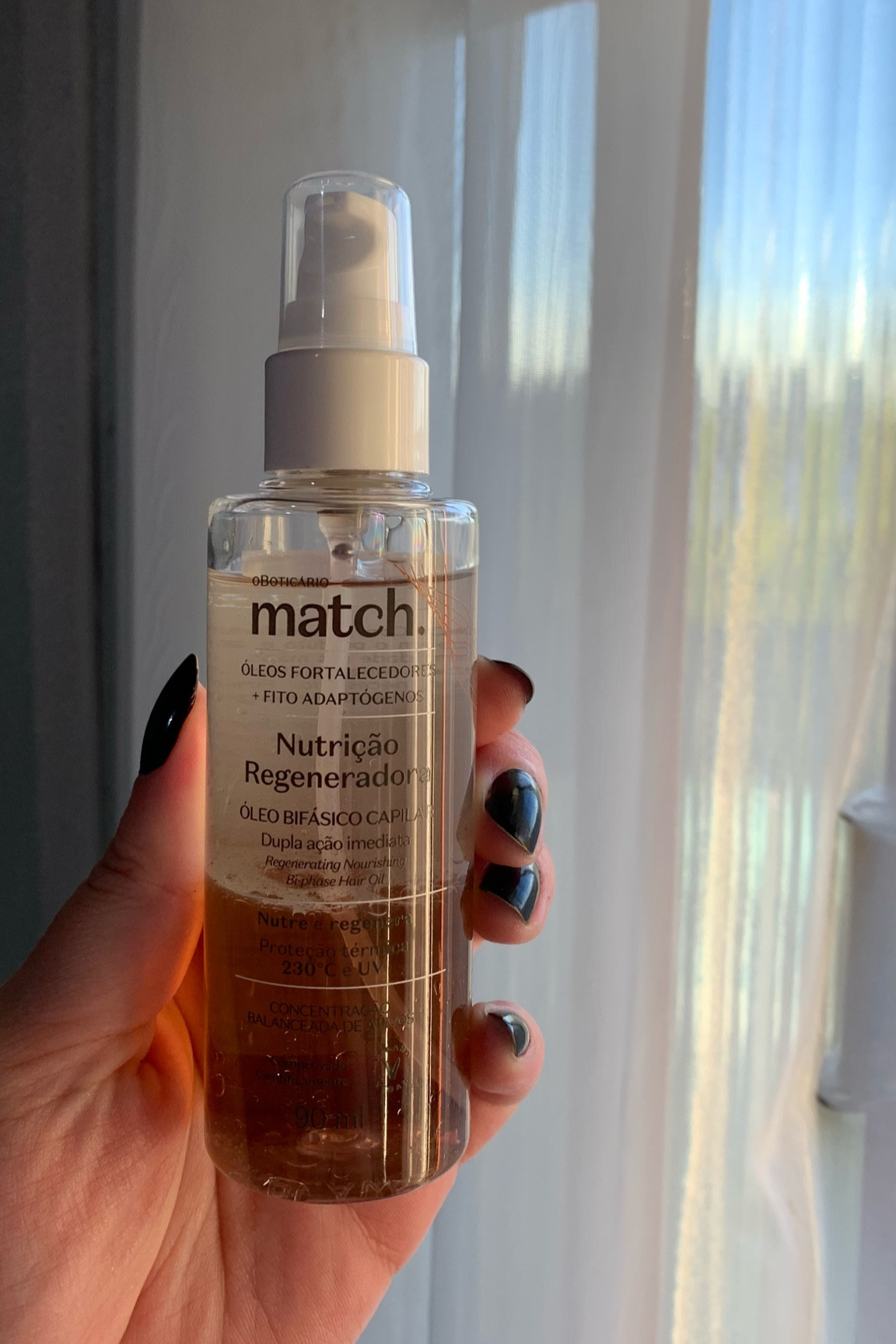 O óleo que melhor protegeu os cachos e diminuiu o frizz no day after! Uso duas vezes ao dia, nas pontas e depois levo para o comprimento e ele deu outra vida aos fios. 

#LTKbeauty