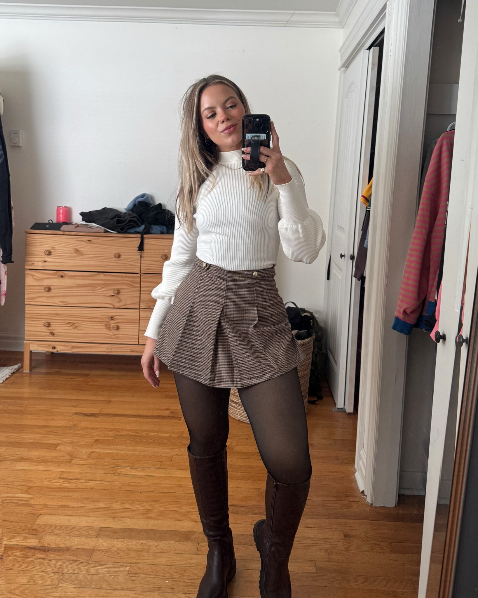 shirt is from envy and grace 
skirt size 2
jacket l/xl
tights o/s
boots size 6


#LTKcanada #LTKdatenight #LTKwinter