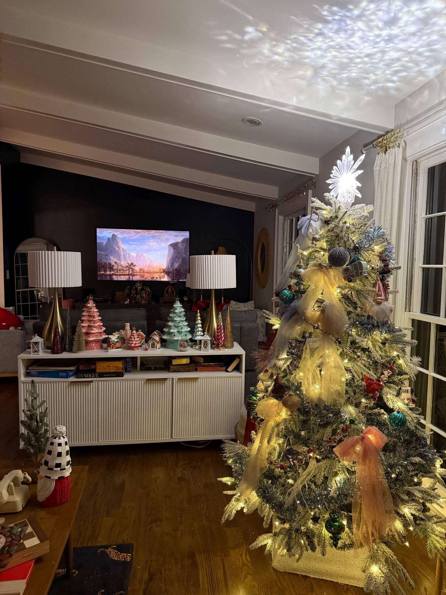 Christmas decoration, love this tree! 

Home decor, christmas decor, home design, macys find, holiday decor 

#LTKHome #LTKHoliday