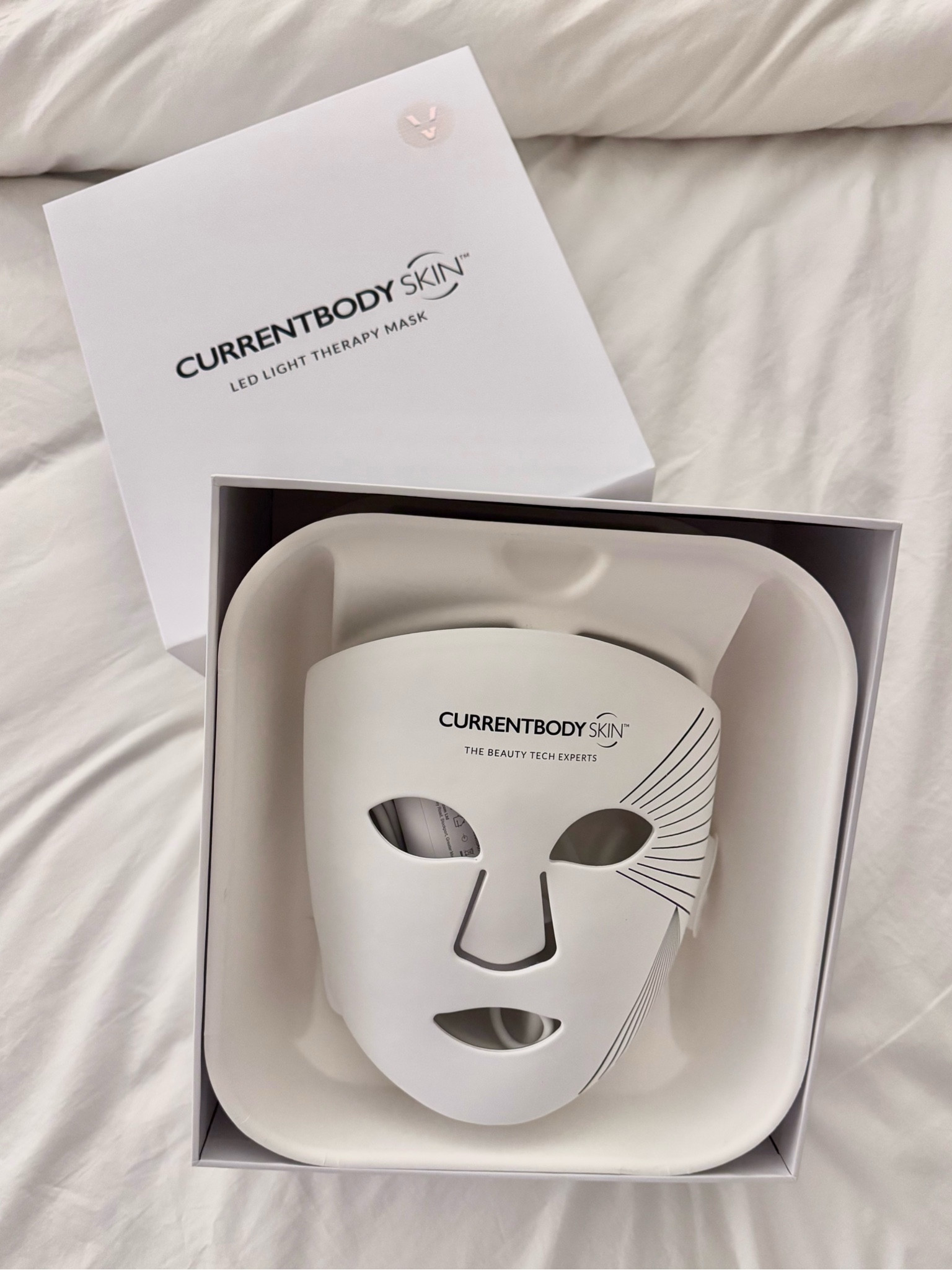 Monday night masking 🧖🏼‍♀️ Hooked on my LED Series 2 Mask courtesy of @currentbody! The new & improved fit is a game changer. Its’ three highly precise wavelengths do wonders for the skin 👀 #currentbody #ad

#LTKBeauty #LTKTravel #LTKStyleTip