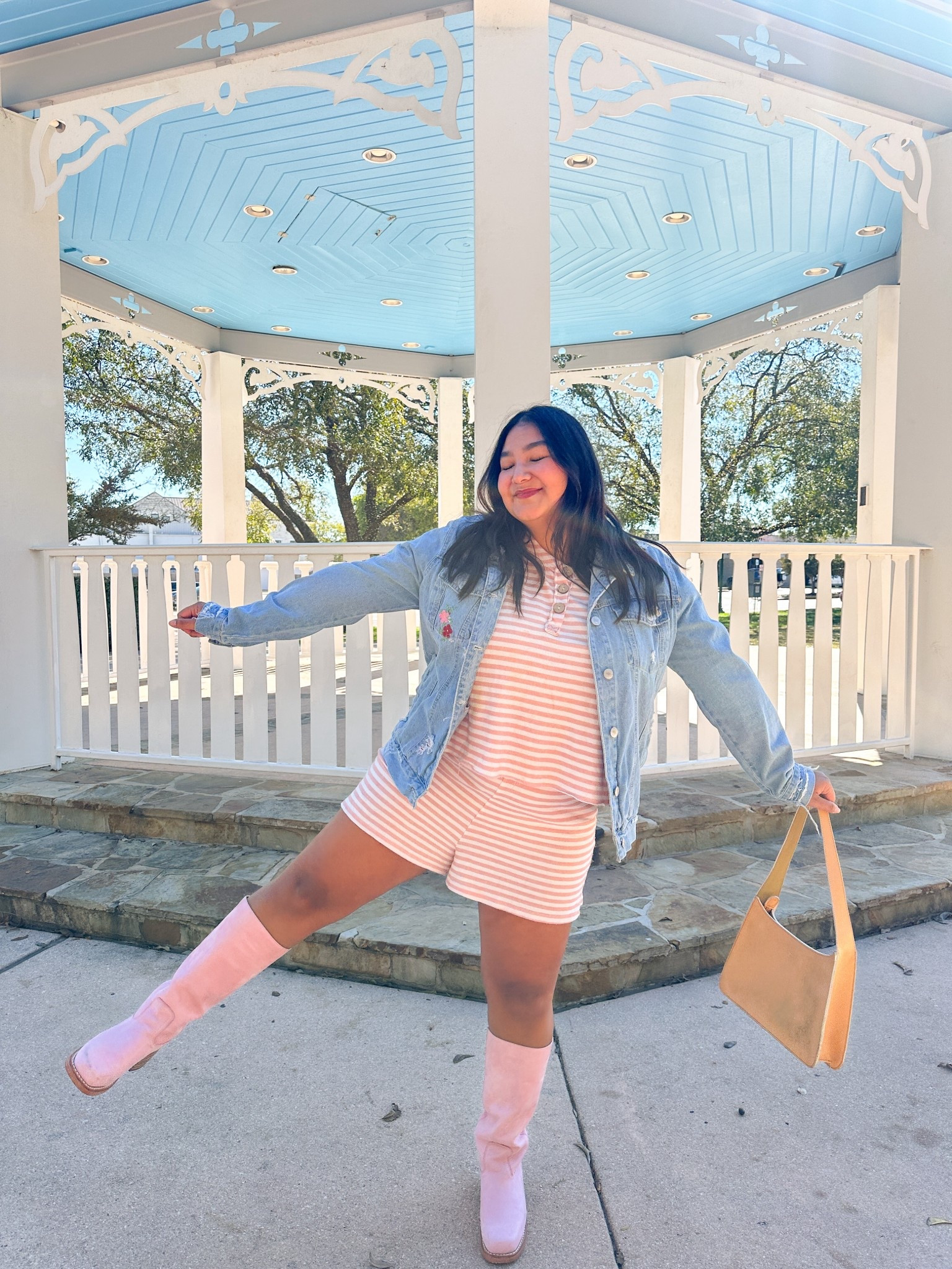 Styling Frye boots 👢🩷

I got this set a while back from a small brand on instagram, so I found a similar set on Amazon! 

#LTKMidsize #LTKSeasonal