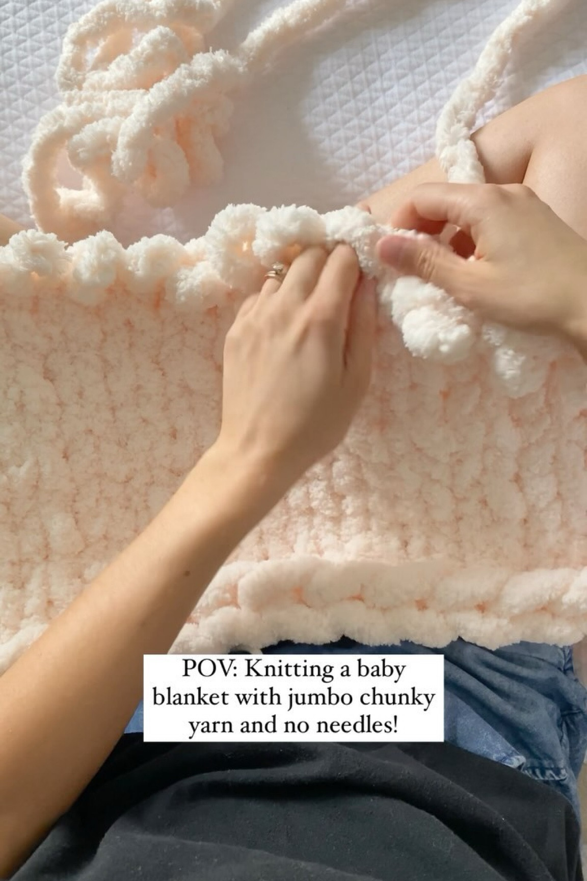 The most relaxing thing I do is sit down and make a chunky hand knit blanket! 😍 This music definitely makes it seem even more relaxing! 

Chunky hand knit blanket course & video tutorial is now available!

#chunkyyarn #blanket #chunkyblanket #tutorial #howto #diy #handknitted #handknitting