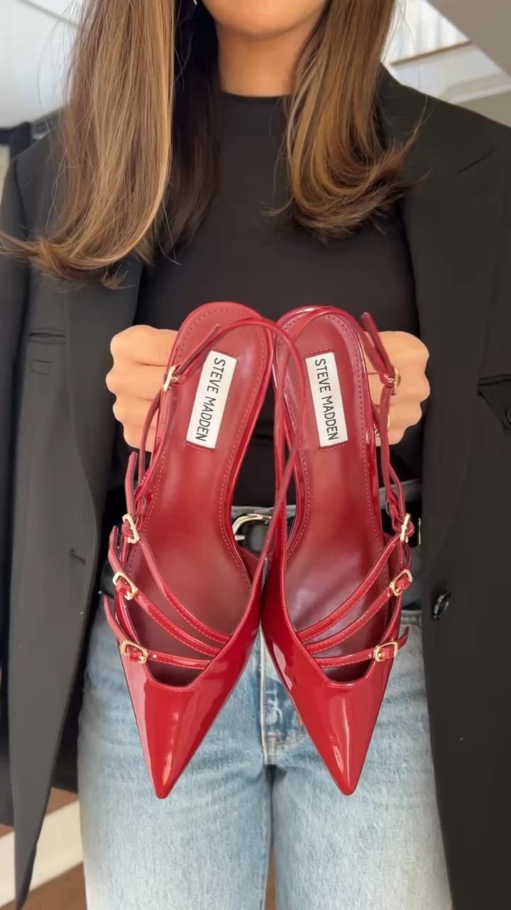 A sale you don’t want to miss this season is happening now at @stevemadden 🛒 Comment LINK for a dm to shop our favorite styles on sale #SMPartner  
