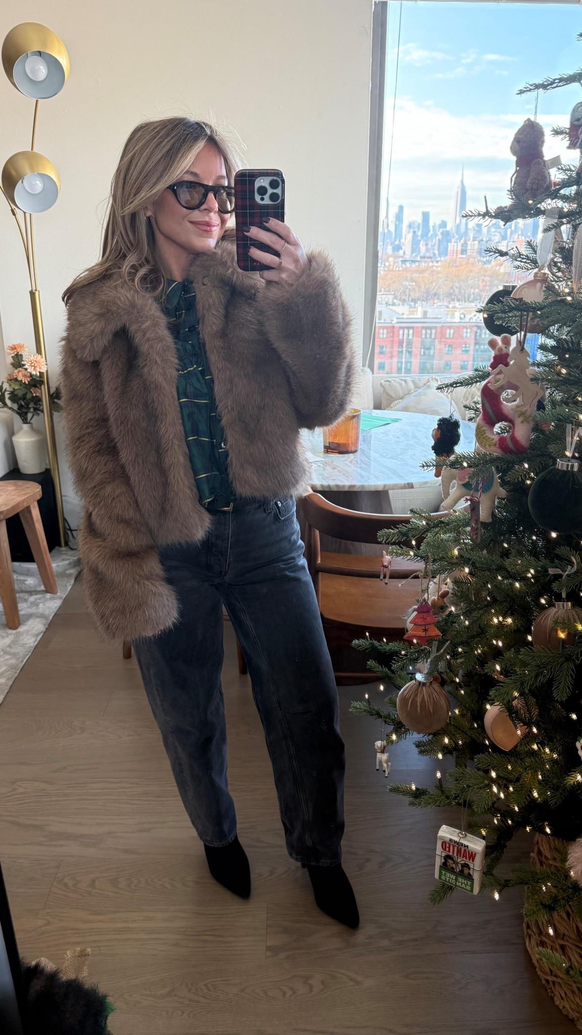 Wearing XS jacket, XXS shirt, 23 jeans 