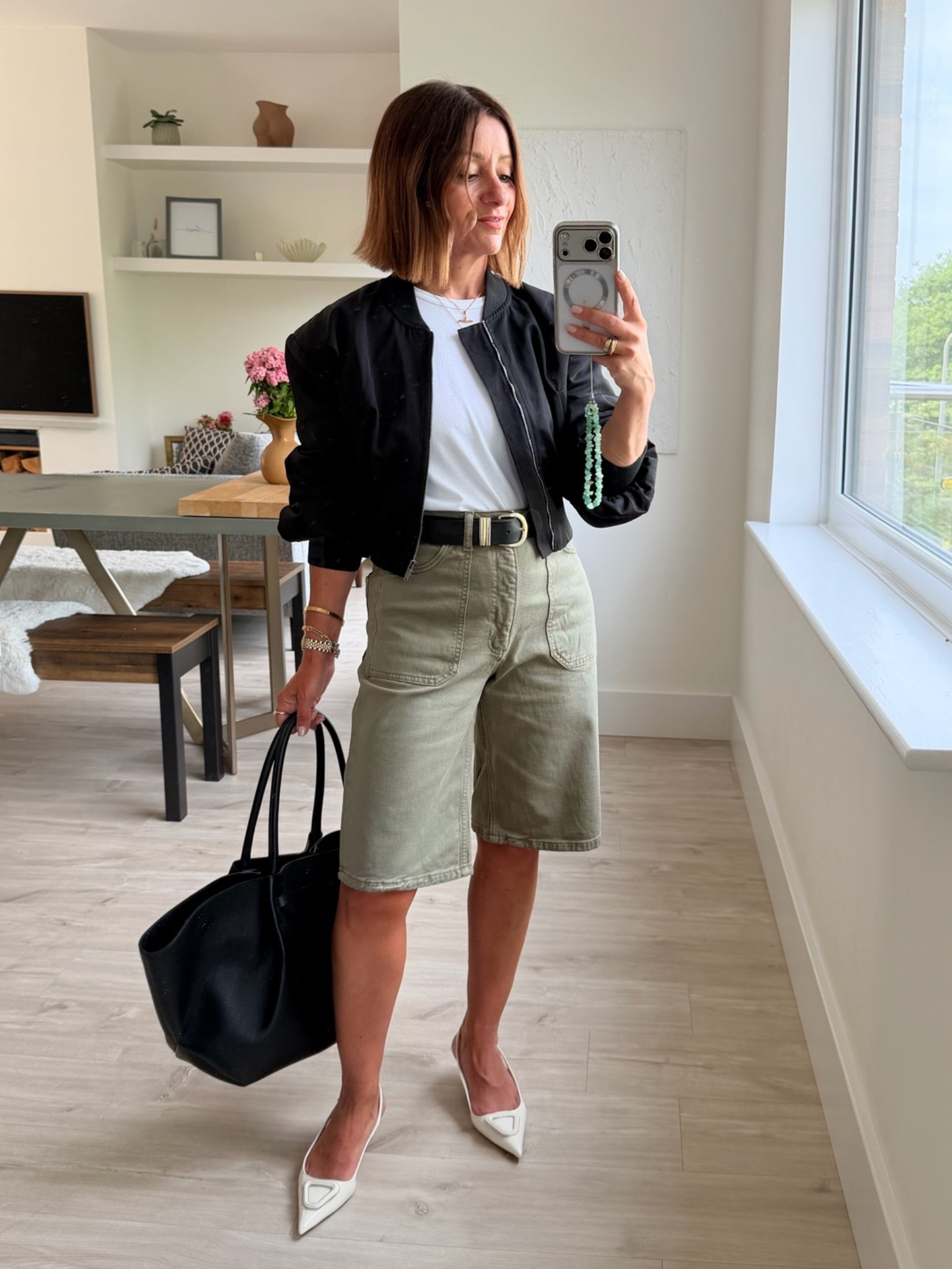 Jacket weather again… 

I took my usual size in the shorts. If you’re in between, you could size down.

The exact tee, I sized up two.

I’m wearing XS in the jacket#LTKspring

#LTKuk #LTKworkwear