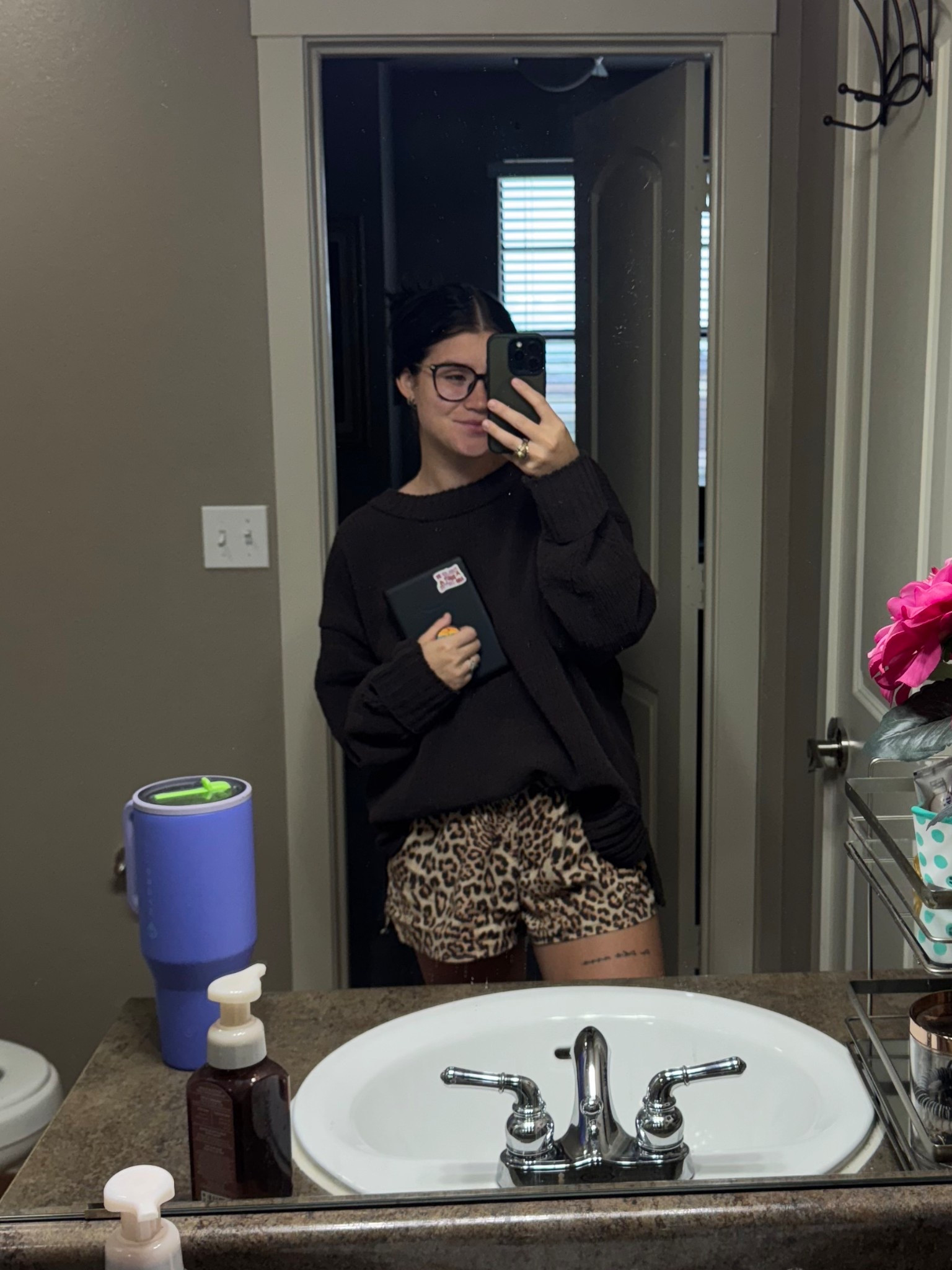 Cute & Comfy for the Holidays🤎

#LTKHoliday #LTKootd #LTKU