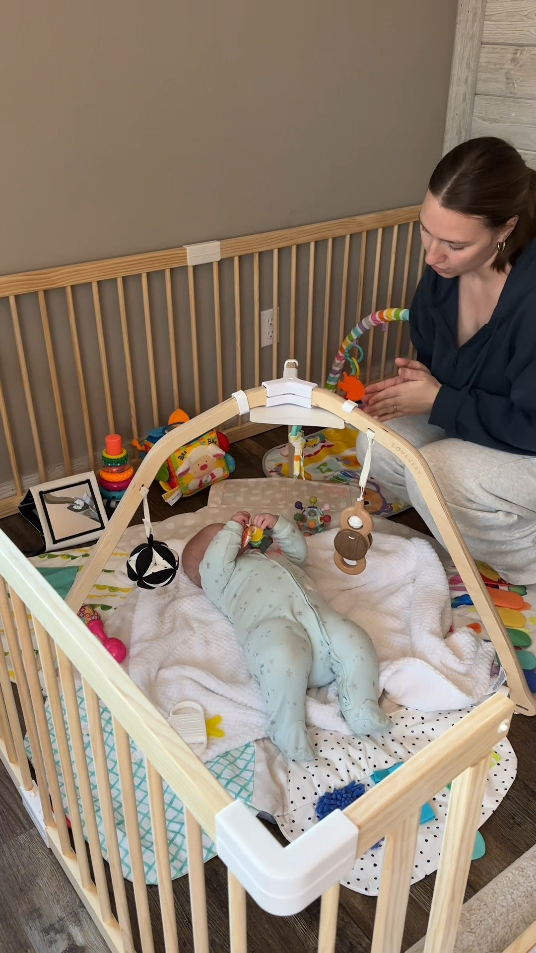 If your baby is about to be crawling soon, definitely add this to their Christmas list🎄
Use code annabelle for a discount✨

#LTKGiftGuide #LTKCyberWeek #LTKBaby