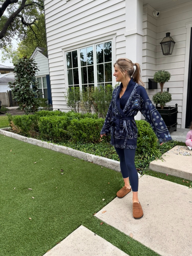 Navy on navy with a cozy layer. 

Spanx navy set · wearing XS.

Gap cardigan · wearing XS. currently on sale!

Fall outfit · matching set · navy set · lounge set · navy outfit · monochrome outfit · cardigan · mom outfit · travel outfit · errand outfit · comfy outfit · elevated casual 

 