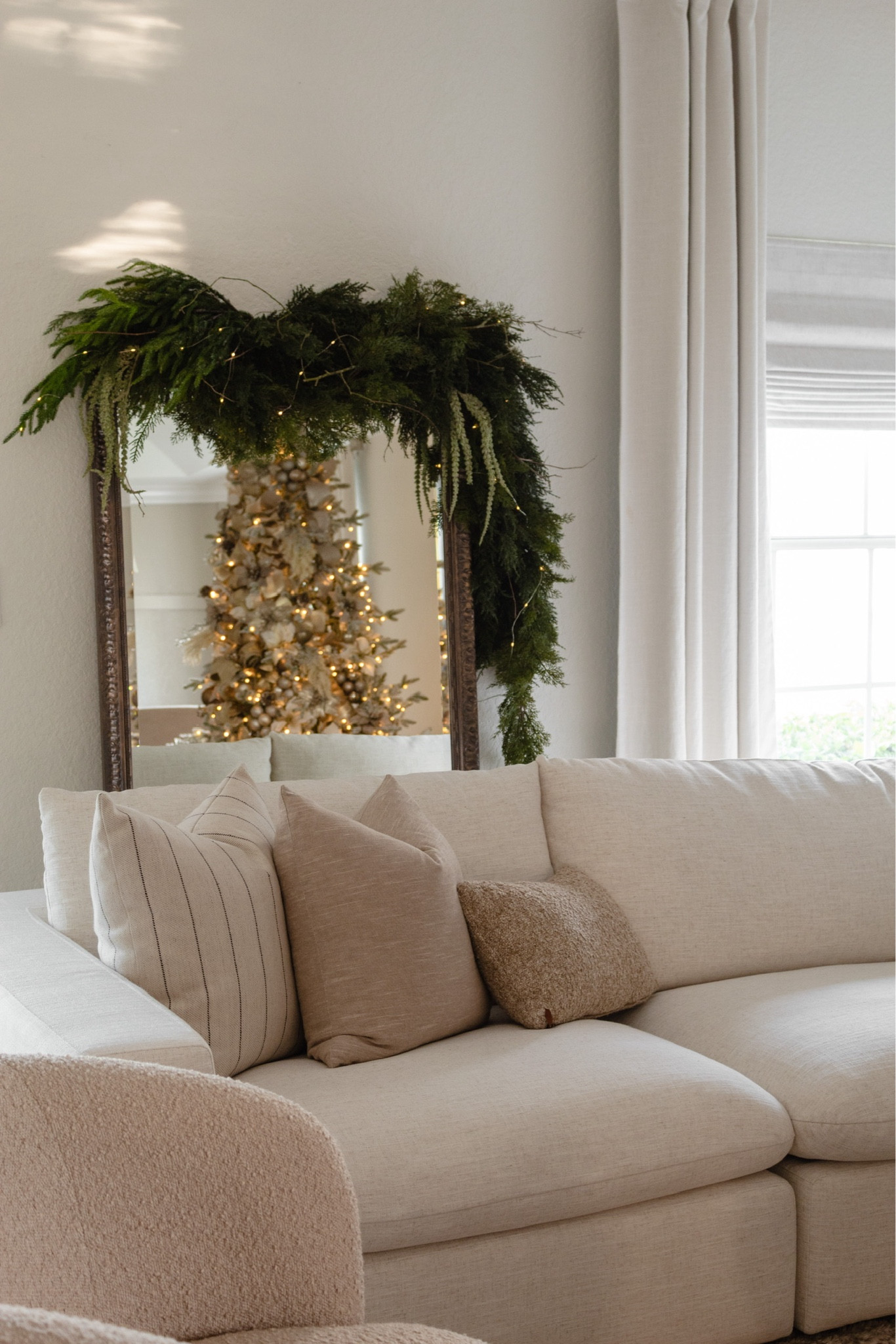 Getting festive with Amazon ✨ (Shop my holiday decor links!)

#LTKhome #LTKholiday #amazonfinds #christmasdecor #holidaydecor #amazonhome #festivedecor #ltkit

#LTKHome #LTKCyberWeek #LTKSeasonal