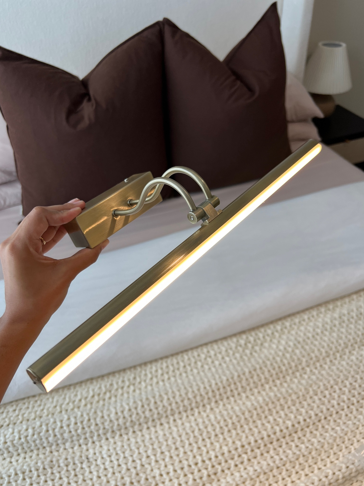 rechargeable picture lamp 💡

#LTKHome #LTKFindsUnder50 #LTKStyleTip