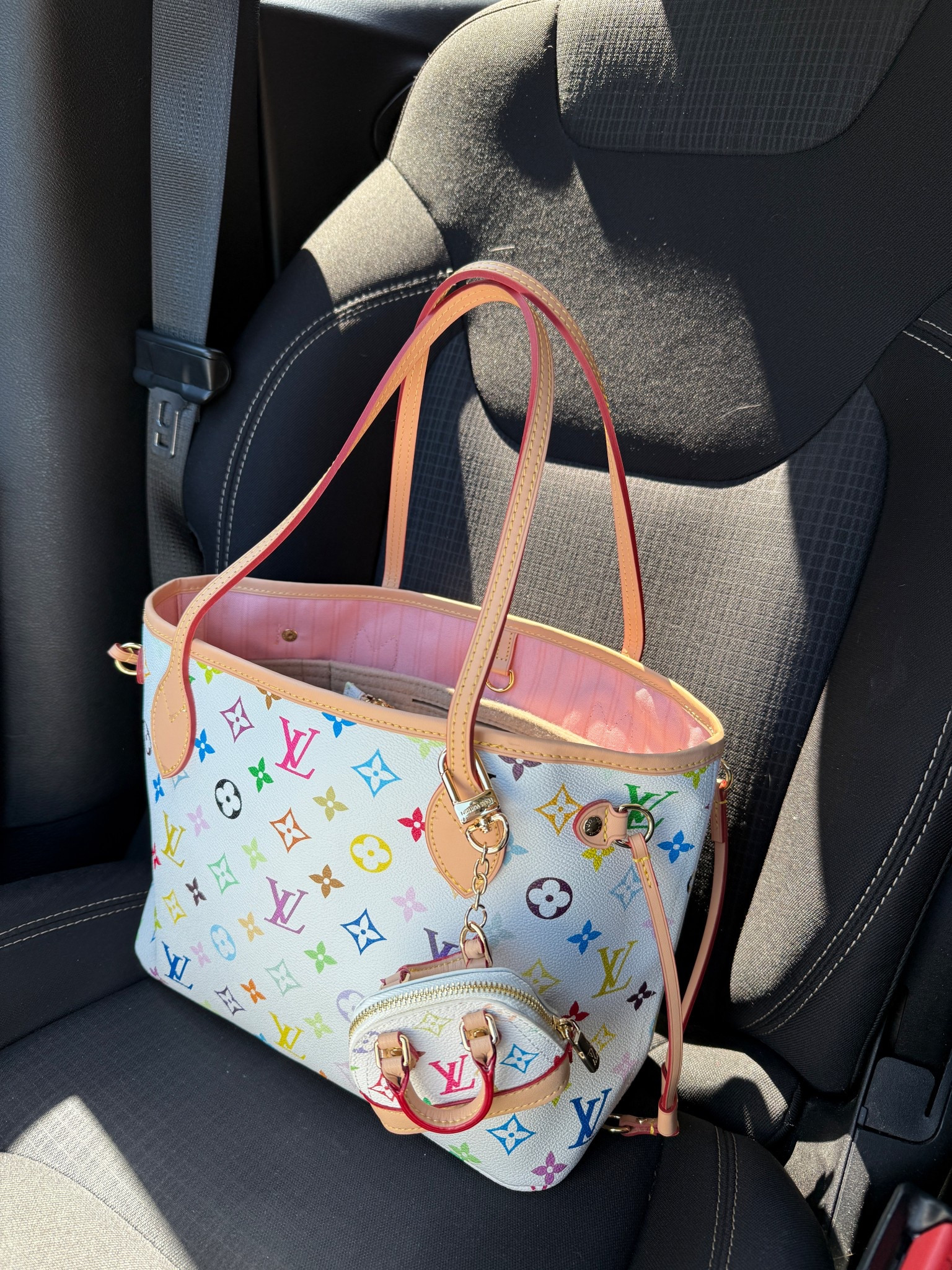 Charm: mini bag #1
Bag: #9