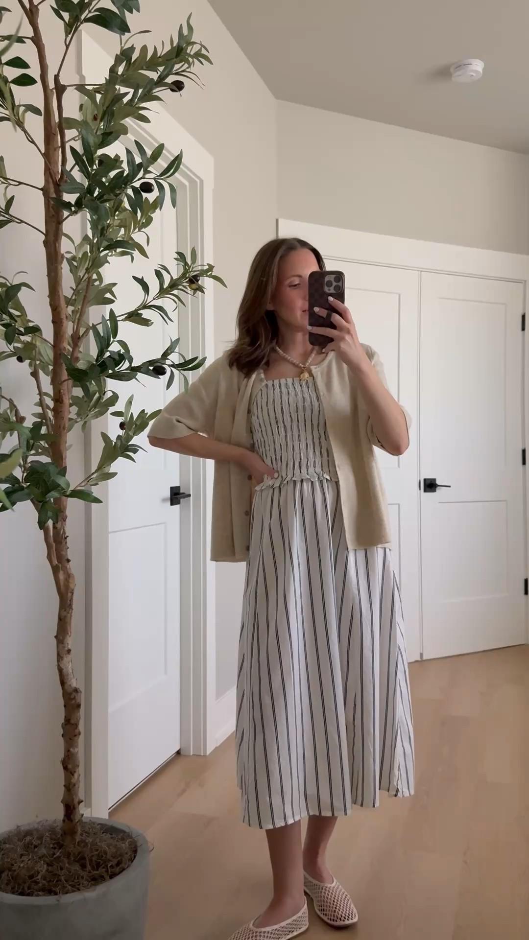Teacher outfit idea🍎 a short sleeve cardigan is a staple for topping over sleeveless dresses this time of year! Wearing a medium cardigan and xs dress

Teacher style, teacher outfit, classroom style, mid dress