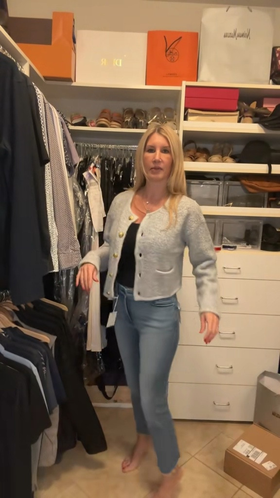 Black Friday haul- jeans from Good American and sweaters from the Gap

#LTKstyletip #LTKVideo #LTKover40