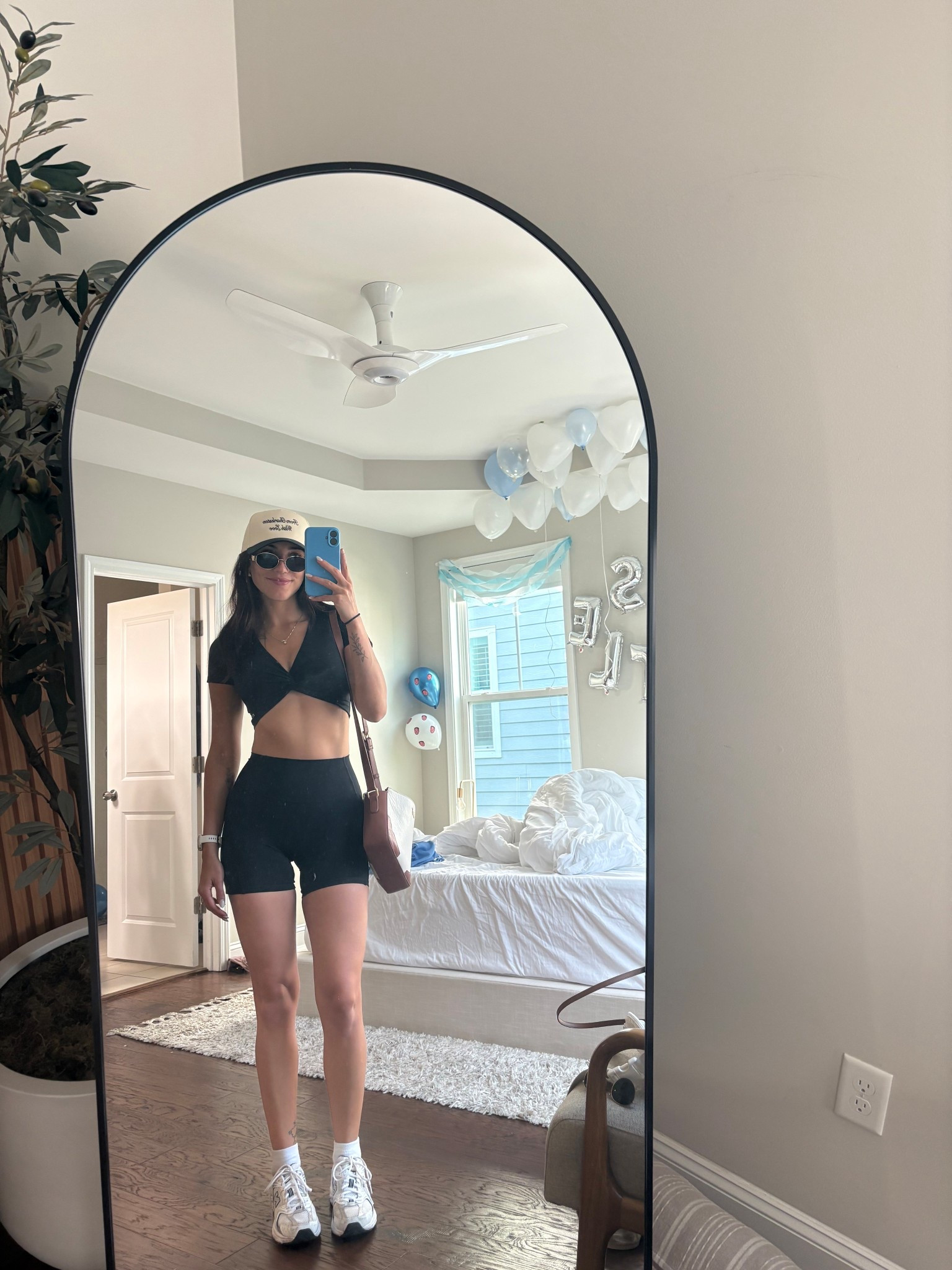 Size s

#LTKActive #LTKSummerEdit