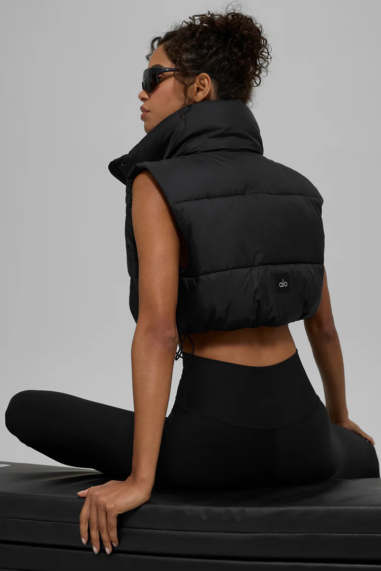 Cropped Gold Rush Puffer Vest | Alo Yoga (US)