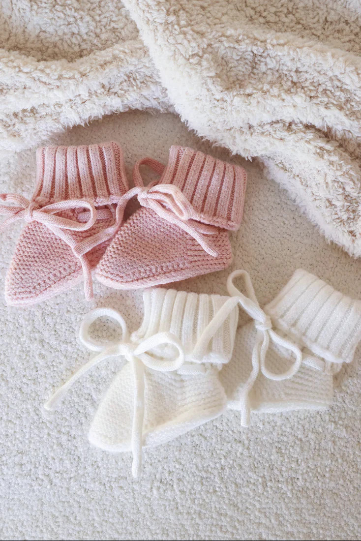 Knit Newborn Bow Booties | Caden Lane
