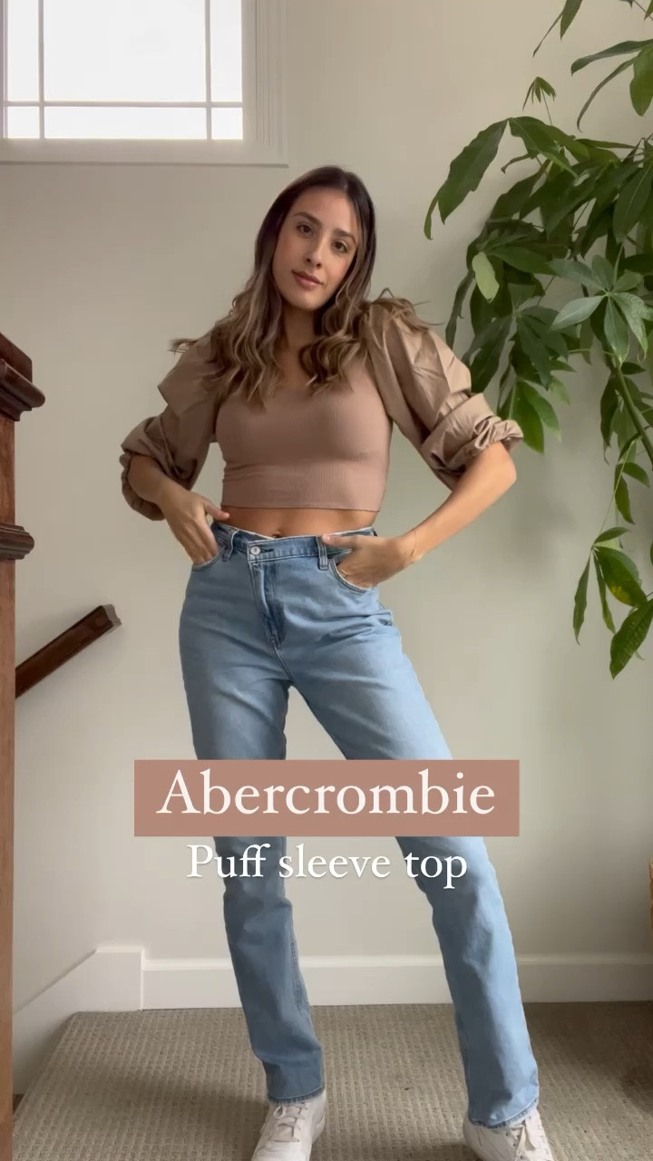 Love these puff sleeve tops 🤍they will be perfect for the Spring season! Wearing size Medium (tts)!


#LTKFind #LTKunder100 #LTKstyletip