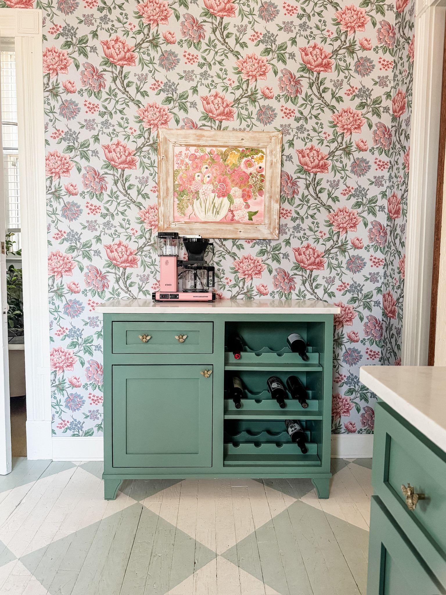 Cute way to decorate your kitchen space! 

Home, home finds, home decor, kitchen, kitchen finds, kitchen decor, coffee maker, wall paper, cabinet knobs 



#LTKHome #LTKOver40 #LTKStyleTip