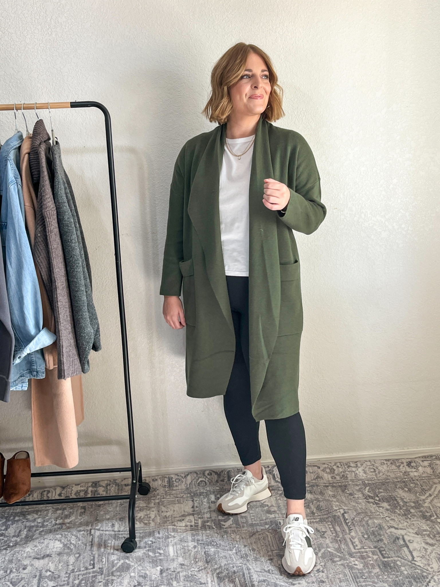 Fall Outfif Inspo// coatigan + leggings

coatigan (wearing M)
tee (wearing L)
leggings (wearing L)

#LTKmidsize #LTKfindsunder50