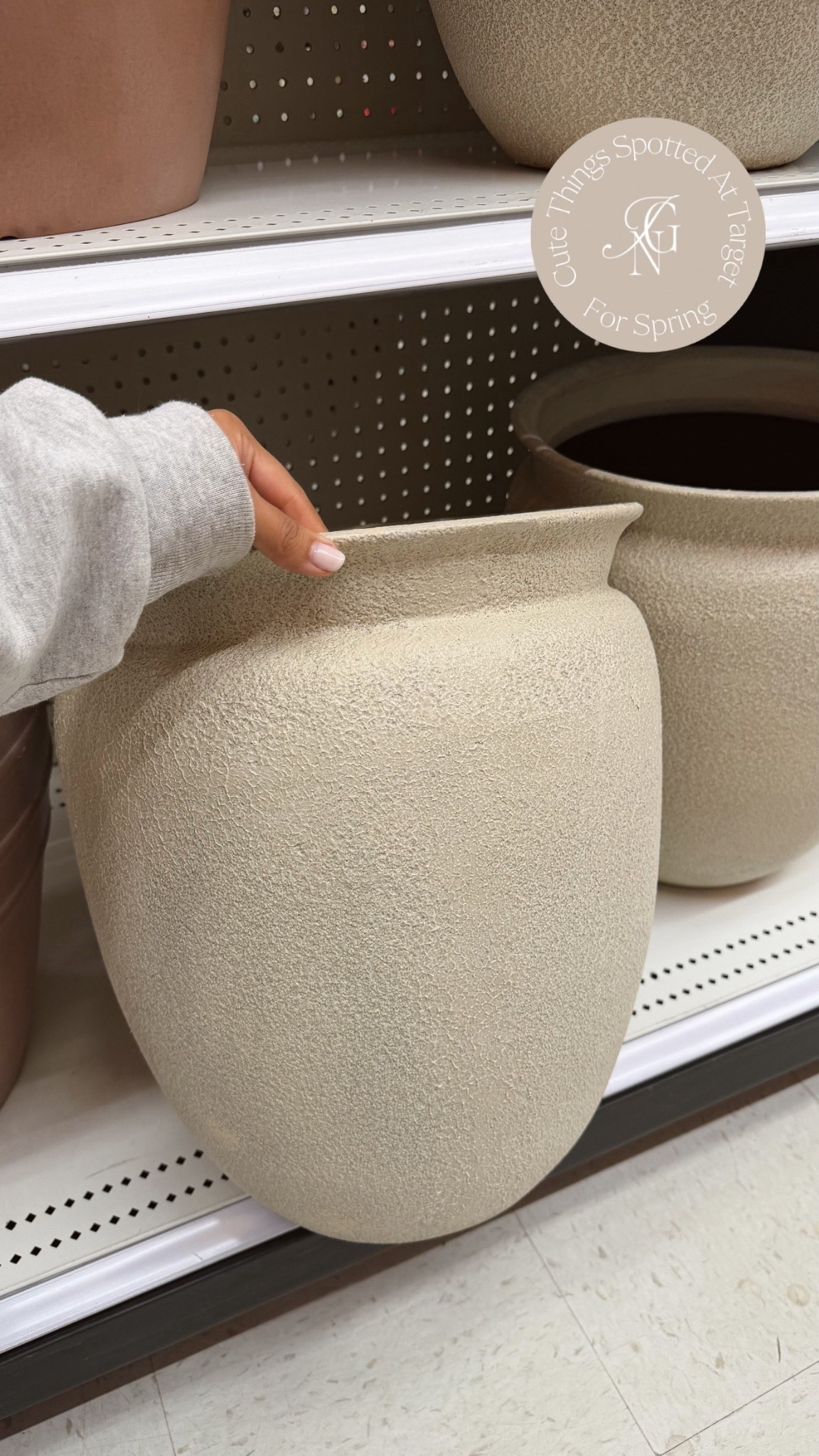 Pretty things I spotted at Target 🤍🌸
Love this affordable planter for the front porch! Perfect for a spring refresh 

#porchdecor #frontporch #planter #target #targetfind #targethome #homedecor #springdecor #newarrivals #shopwithme

#LTKHome #LTKSeasonal #LTKdayinmylife