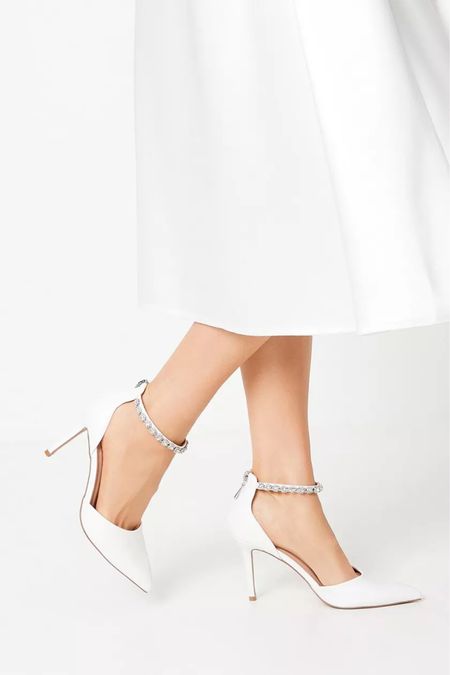 Court heels #bridetobe #bridalshoes #weddingshoes #civilceremonyshoes

#LTKwedding #LTKuk #LTKshoes